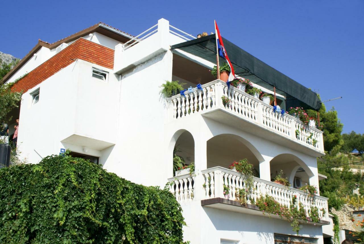 Apartments Suco Celina Bagian luar foto